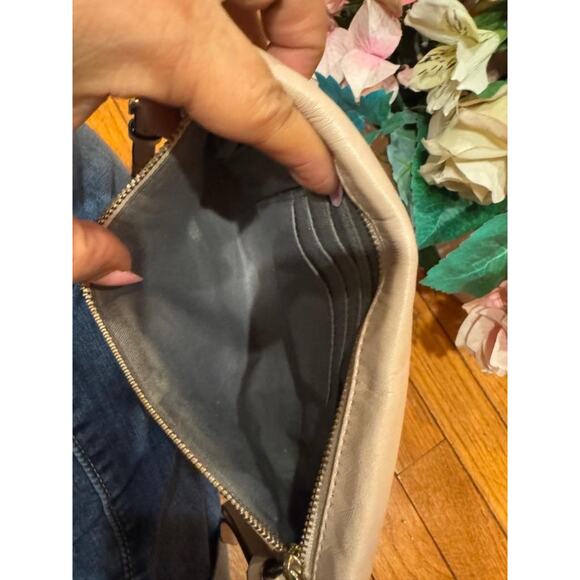 COACH MADISON TWO TONE LARGE LEATHER WRISTLET (pu400 - Picture 5 of 5